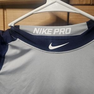 2 Nike pro